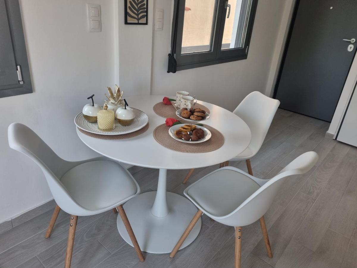 אתונה Tiffany'S Apartments -2' Walk From Metro מראה חיצוני תמונה