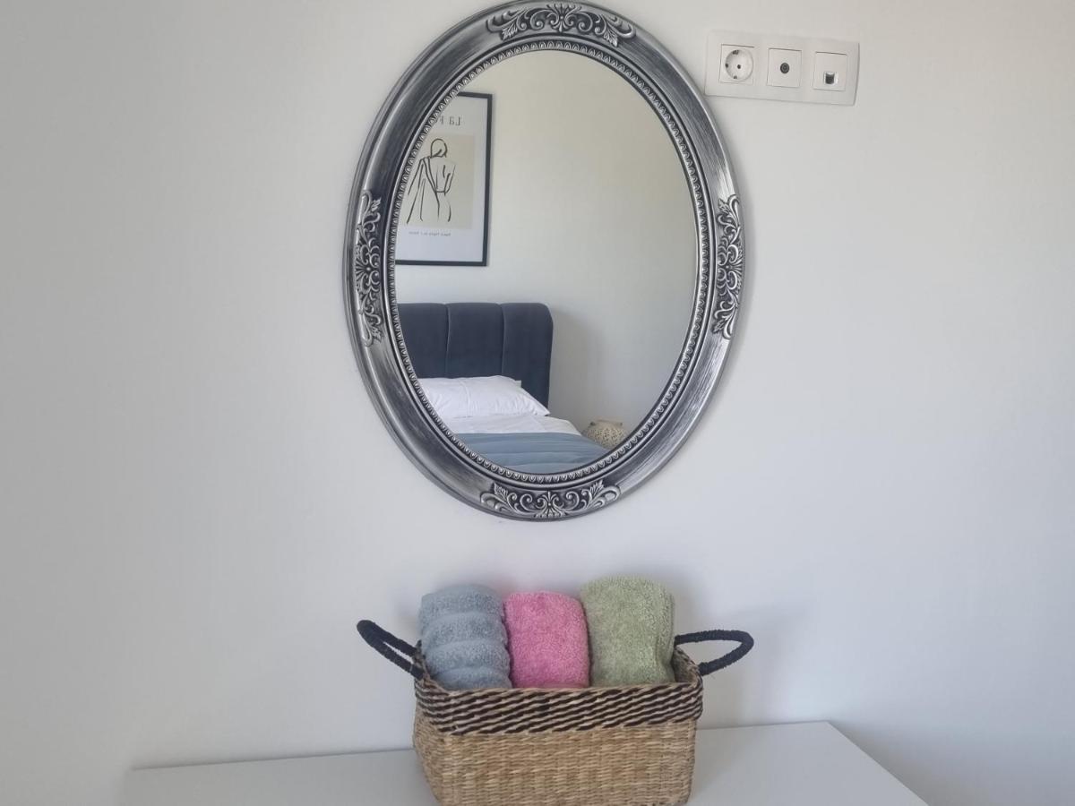 אתונה Tiffany'S Apartments -2' Walk From Metro מראה חיצוני תמונה
